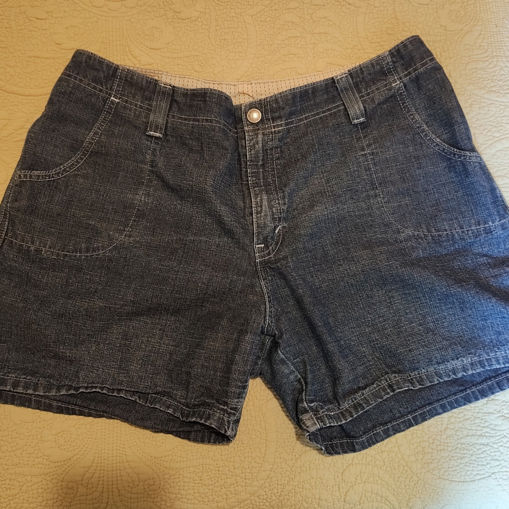 Vintage Levi's Women's Denim Shorts
